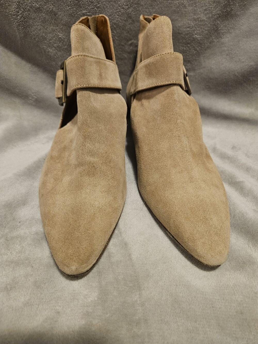 AQUATALIA womens shoes Ankle Boots Bootie TAN SUEDE BOOTIES Sz 10 Small Scuff